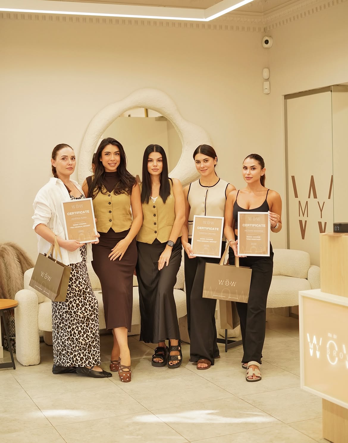 Absolvente și traineri WOW MY BROWS Academy